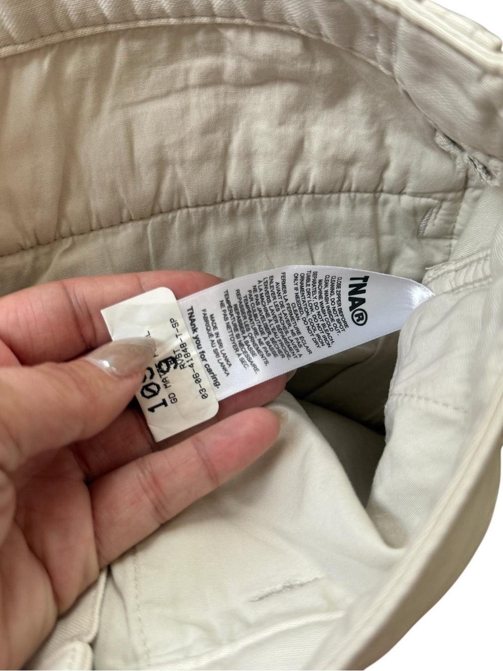 Aritzia (TNA) Supply Cargo Pants size 8 Off White Cream Wide Leg Utility NWT - Picture 3 of 10